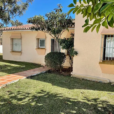 빌라 Marbella Villas 마르베야