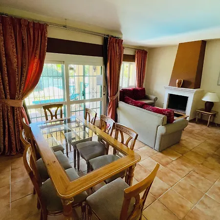 빌라 Marbella Villas 마르베야